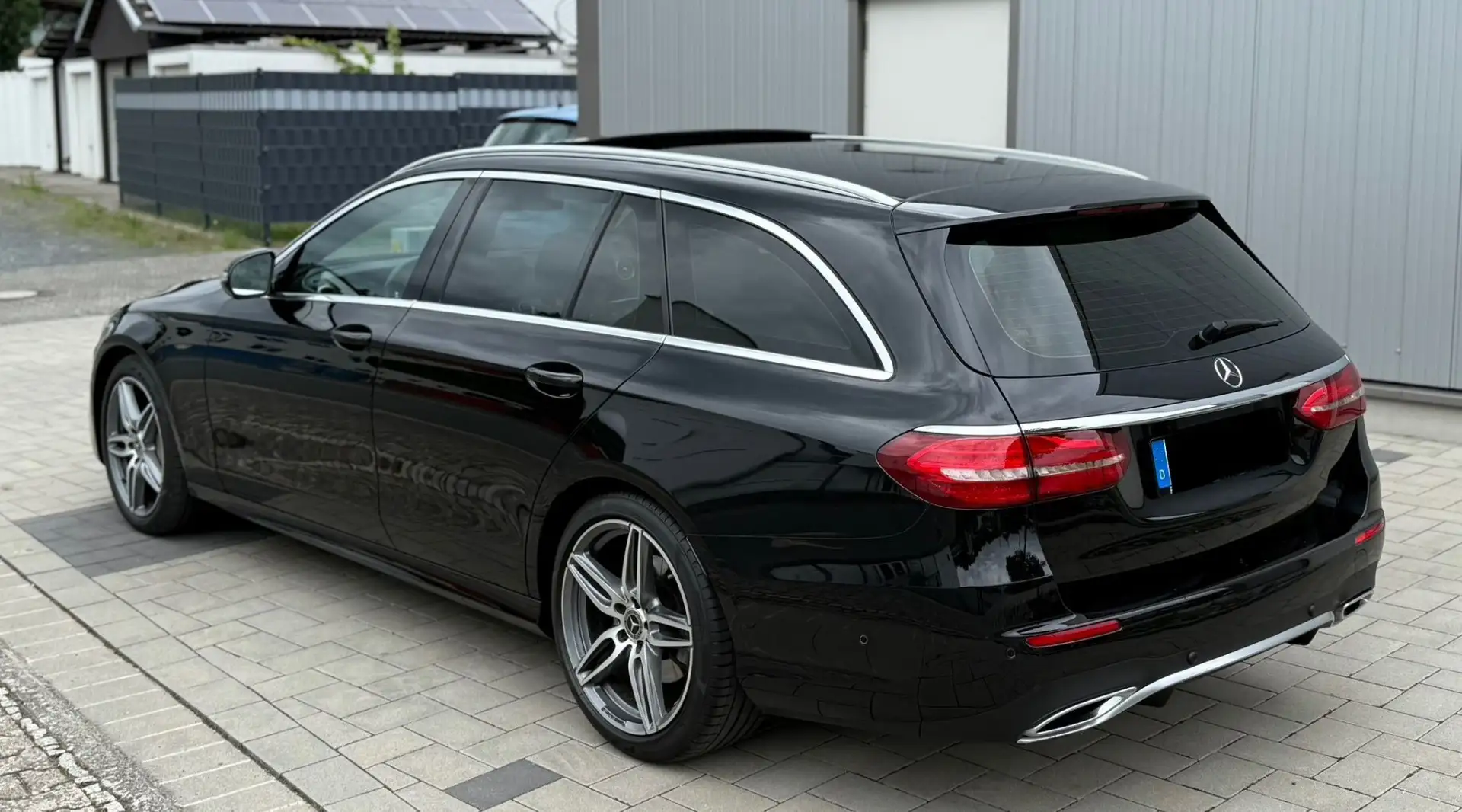 Mercedes-Benz E 350 d 4Matic T 9G-TRONIC AMG Line AHK 360Kamera Noir - 2