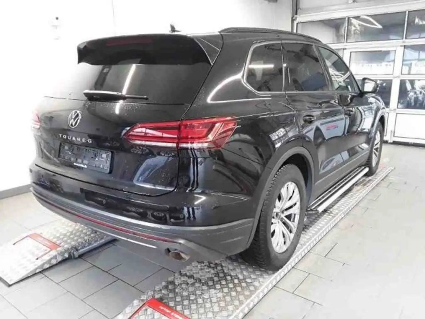 Volkswagen Touareg 3,0 TSI Autom. 4 Motion/AHK/RFK/Stndheiz Schwarz - 2