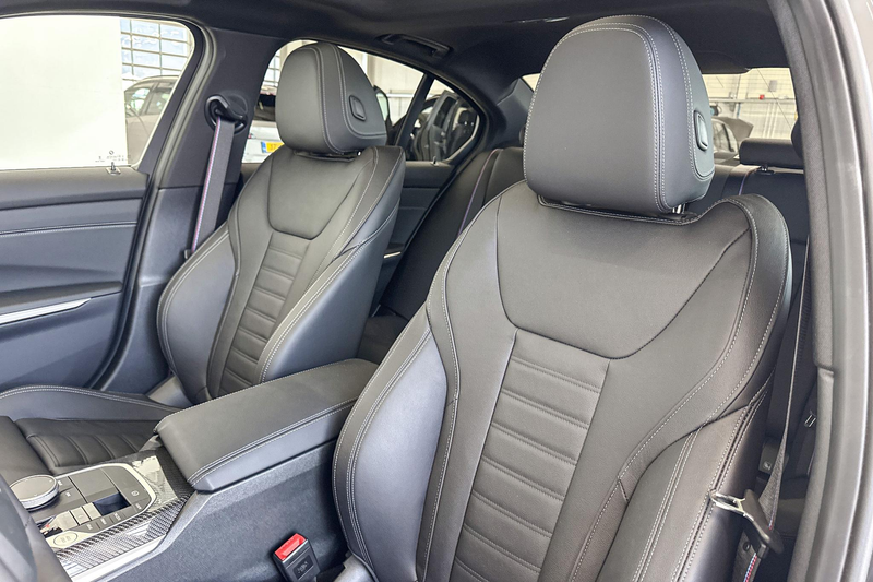 BMW 330 3 Serie Sedan 330e Innovation Pack M Sportpakket P — photo 13