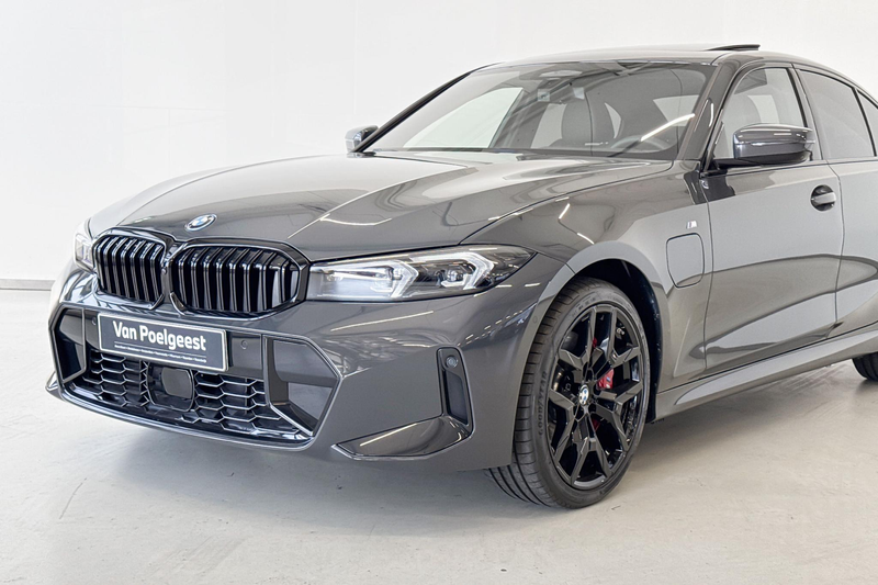BMW 330 3 Serie Sedan 330e Innovation Pack M Sportpakket P — photo 2