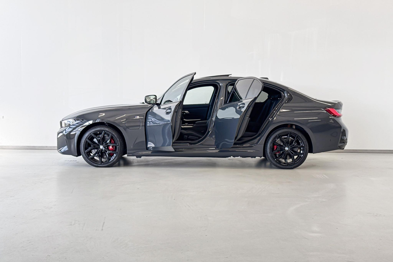 BMW 330 3 Serie Sedan 330e Innovation Pack M Sportpakket P — photo 4
