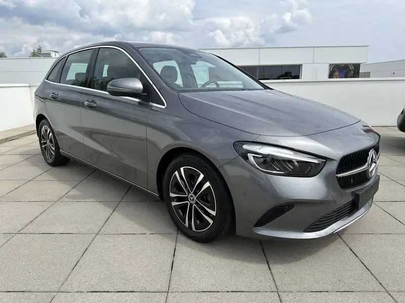 Mercedes-Benz B 200