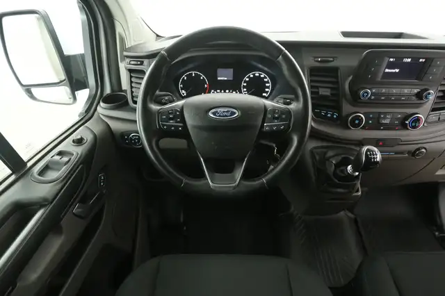 Ford Transit Custom view 2