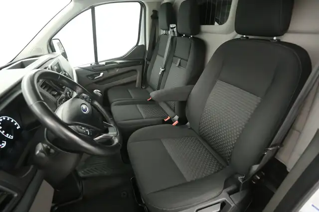 Ford Transit Custom view 10