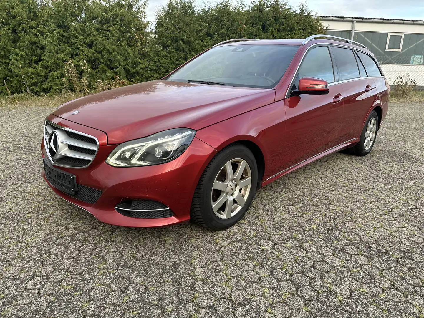 Mercedes-Benz E 350 E 350 BlueTec * Automatik * Standheizung Rouge - 1