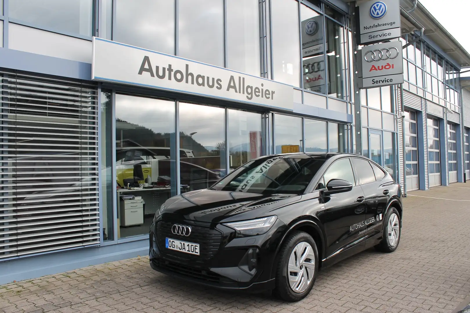 Audi Q4 e-tron Sportback S line *Navi/MatrixLED/Panorama/SONOS* Schwarz - 1