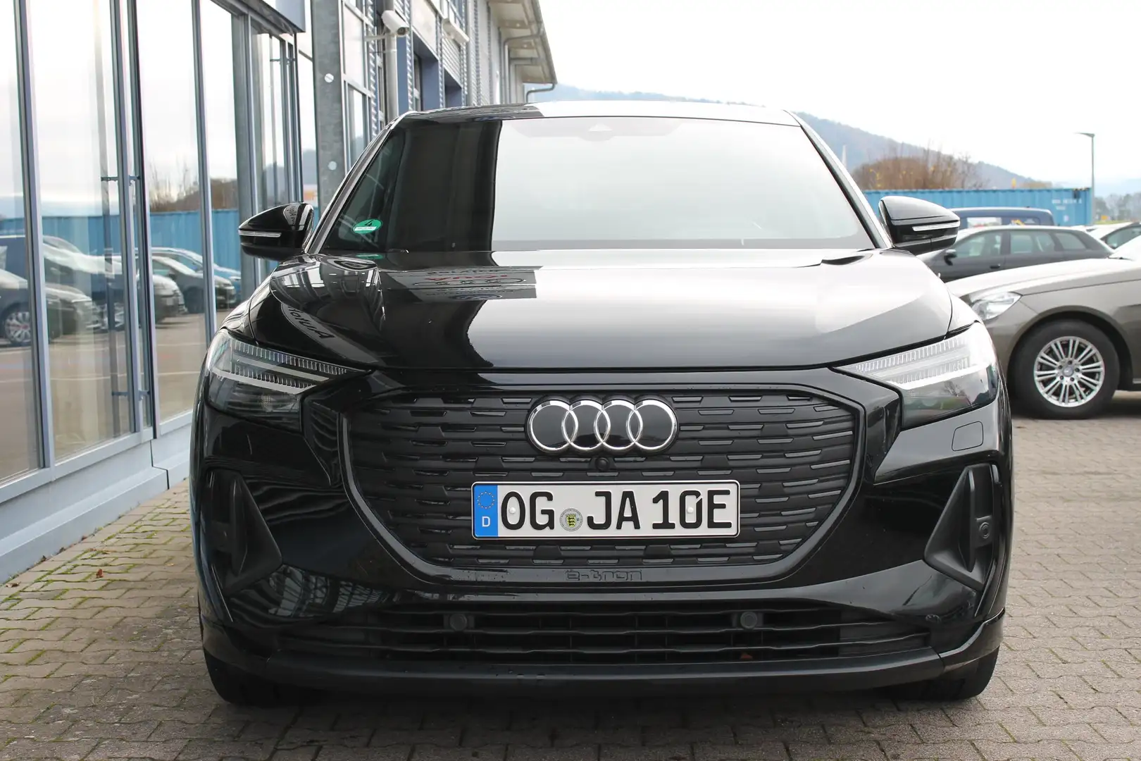 Audi Q4 e-tron Sportback S line *Navi/MatrixLED/Panorama/SONOS* Schwarz - 2