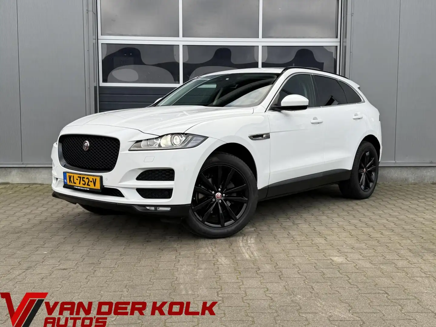 Jaguar F-Pace 2.0 Portfolio AWD Automaat | Panorama | Navigatie Blanco - 1