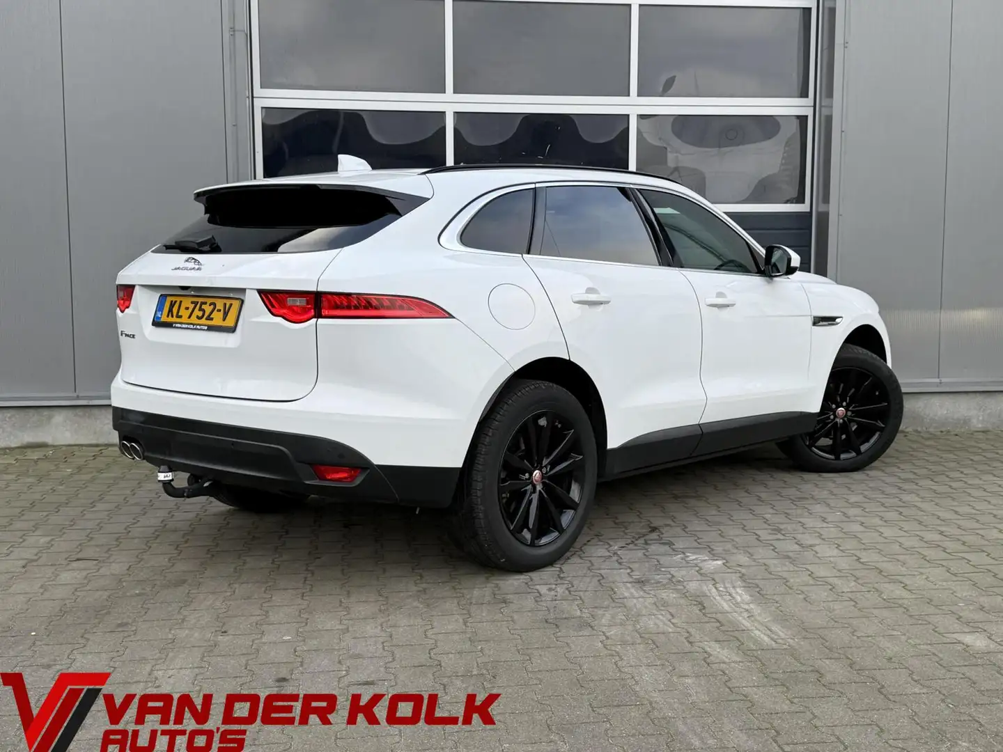 Jaguar F-Pace 2.0 Portfolio AWD | Nieuwe Ketting | Panorama | Na Wit - 2