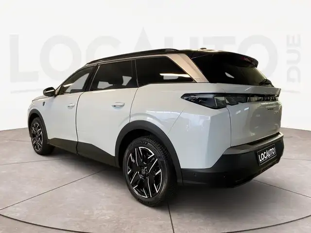Peugeot 5008 view 5