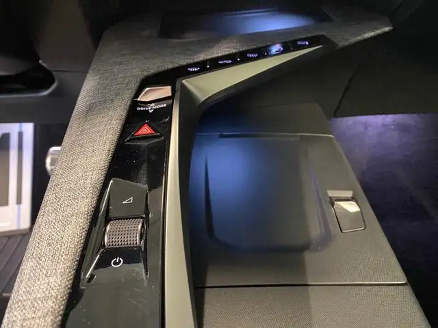 Peugeot 5008 view 12