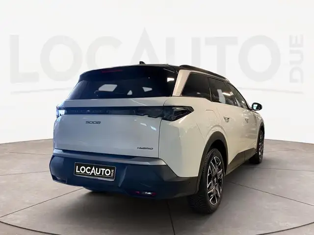 Peugeot 5008 view 4
