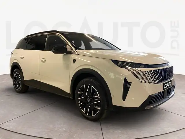 Peugeot 5008 view 3