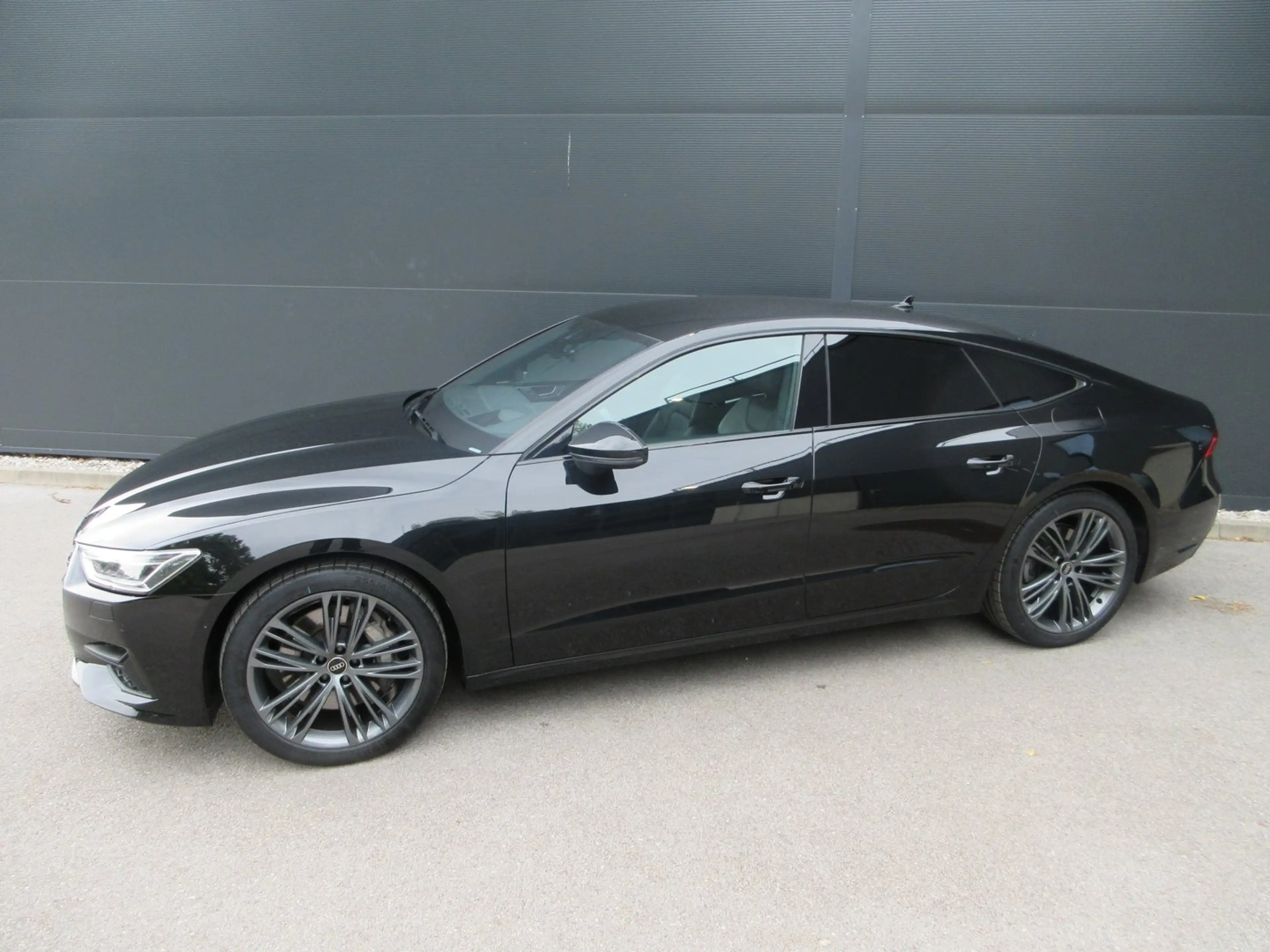 Audi A7 50 TFSI e quattro — photo 2