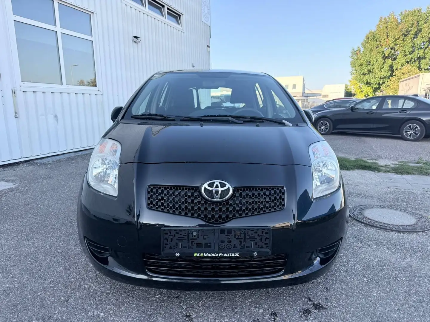 Toyota Yaris Yaris 1,3 VVT-i Luna Cool Schwarz - 2