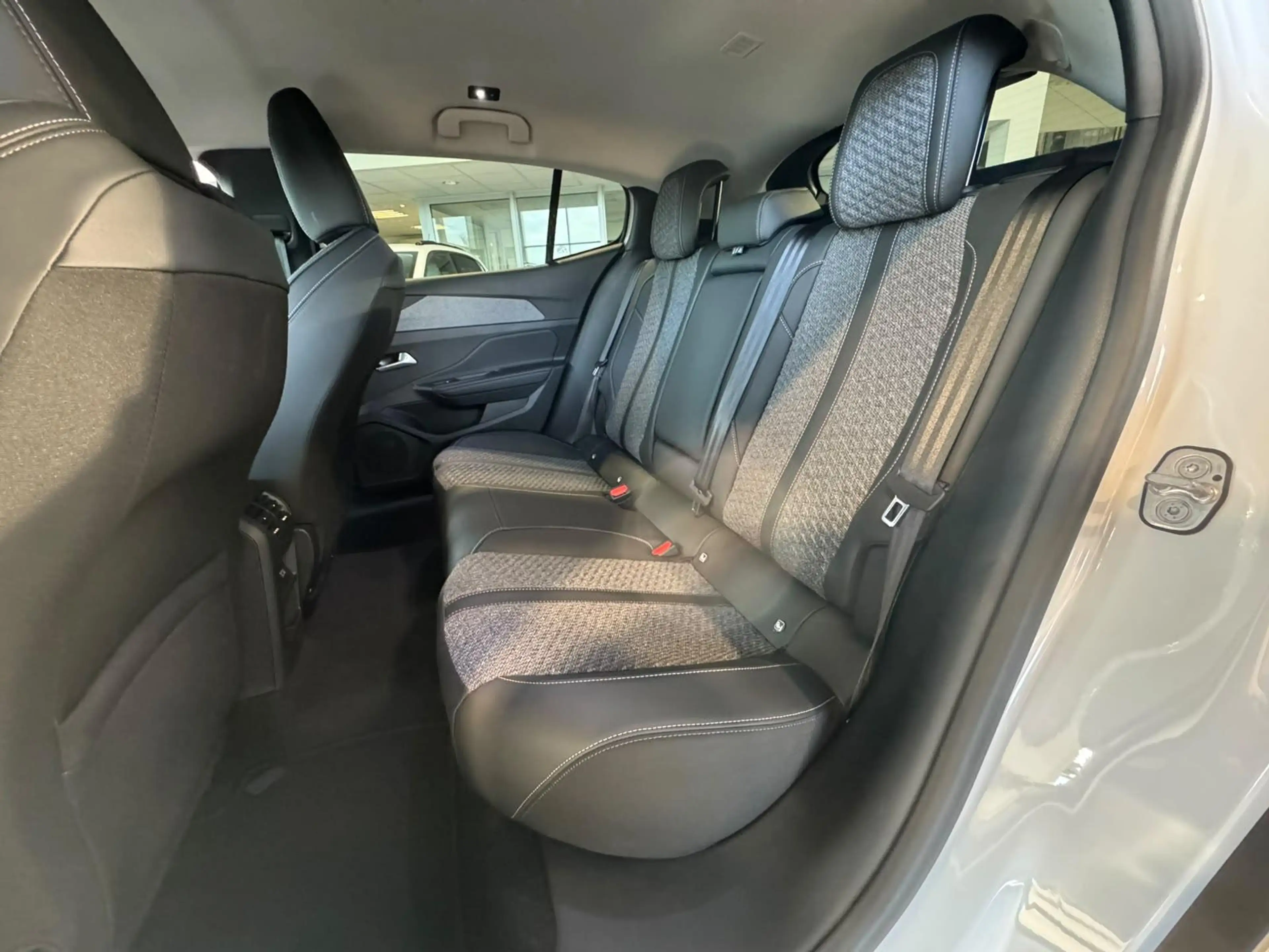 Peugeot 408 1.2 Hybrid GT e-DSC6 5d 100kW — photo 13