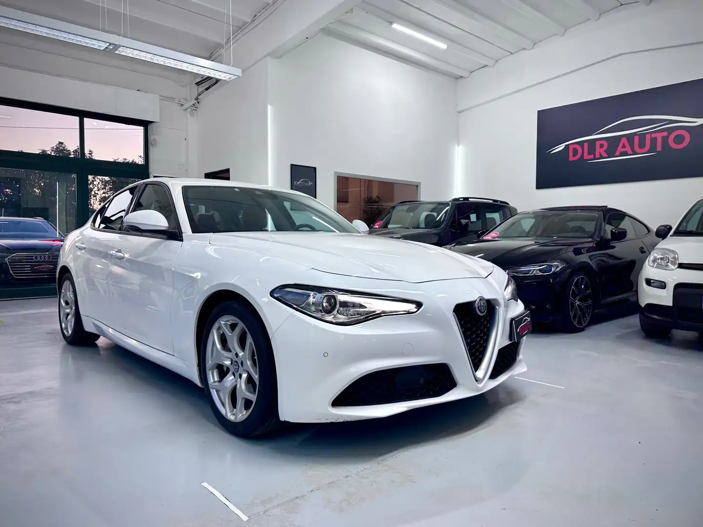Alfa Romeo Giulia 2.2 Turbodiesel 160 CV AT8 Executive Bianco - 1