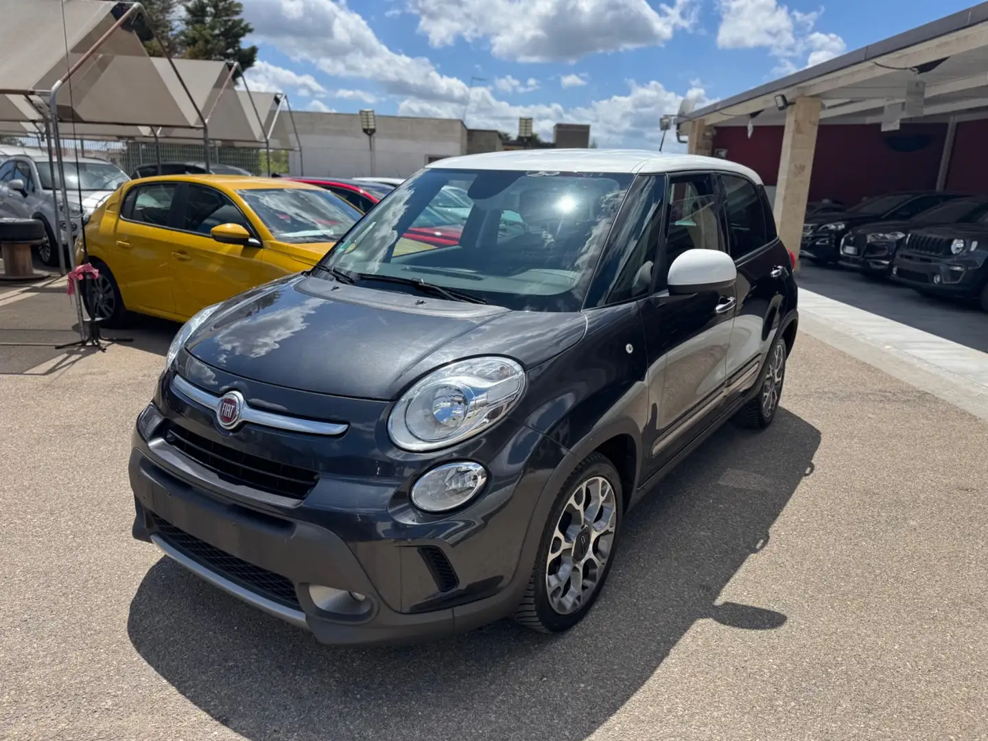 Fiat 500L Fiat 500L 1.6 Multijet 120 CV Trekking navi pelle Grijs - 1