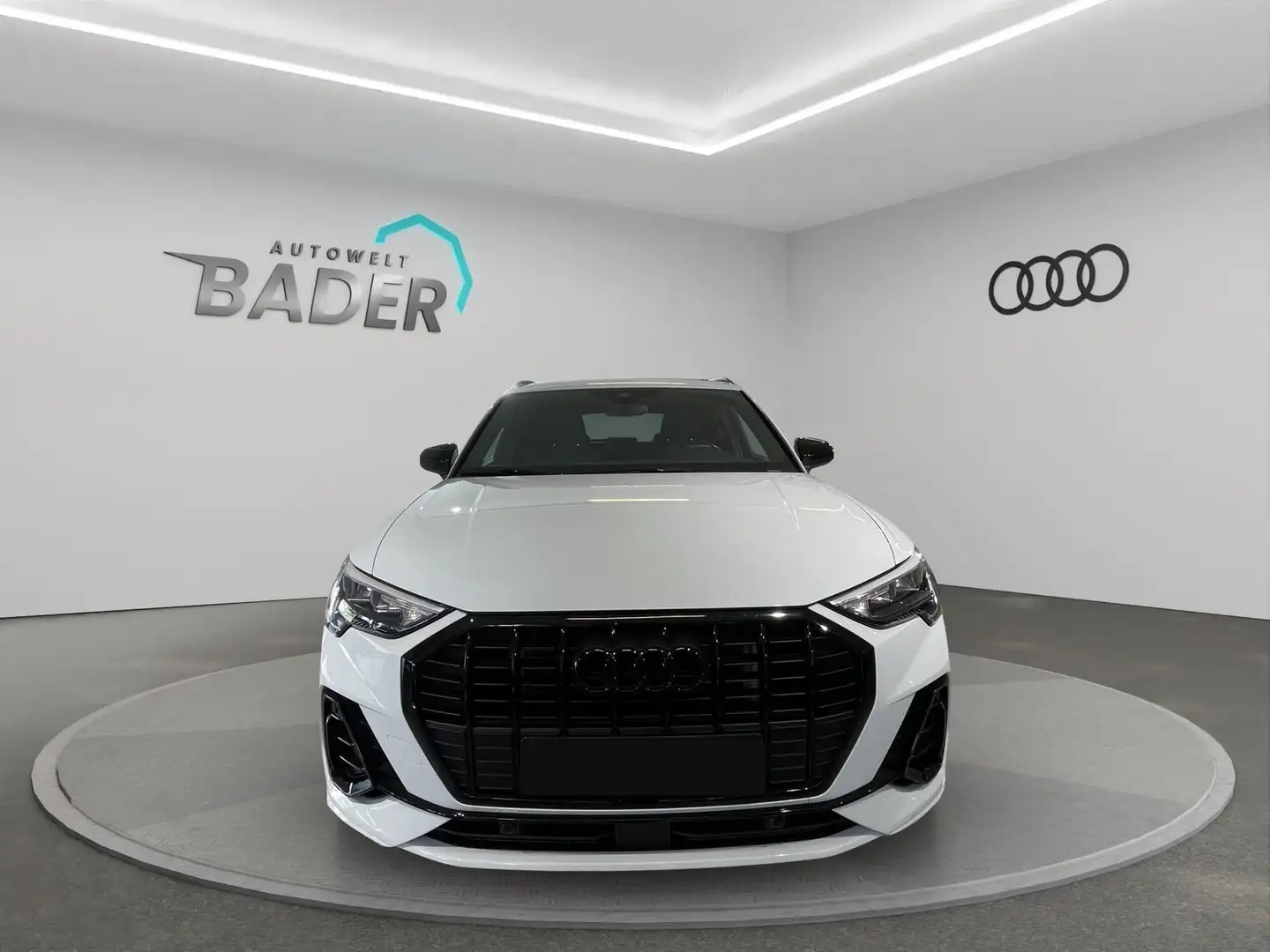 Audi Q3 1.4TFSIe S Line Navi RFK Sonos SHZ Weiß - 2