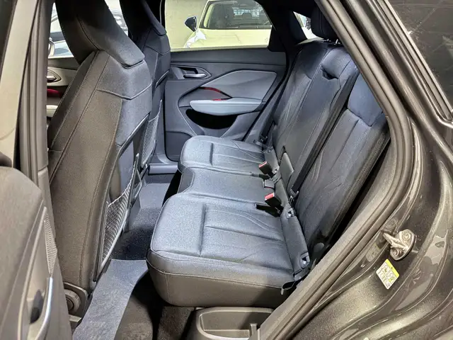 Audi Q3 view 13