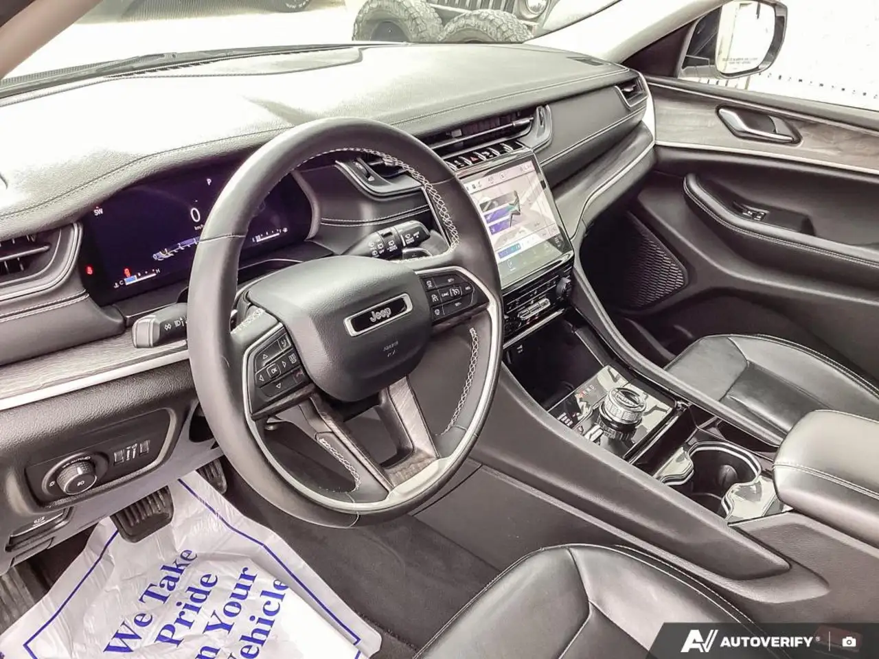 Jeep Grand Cherokee photo Jeep Grand Cherokee