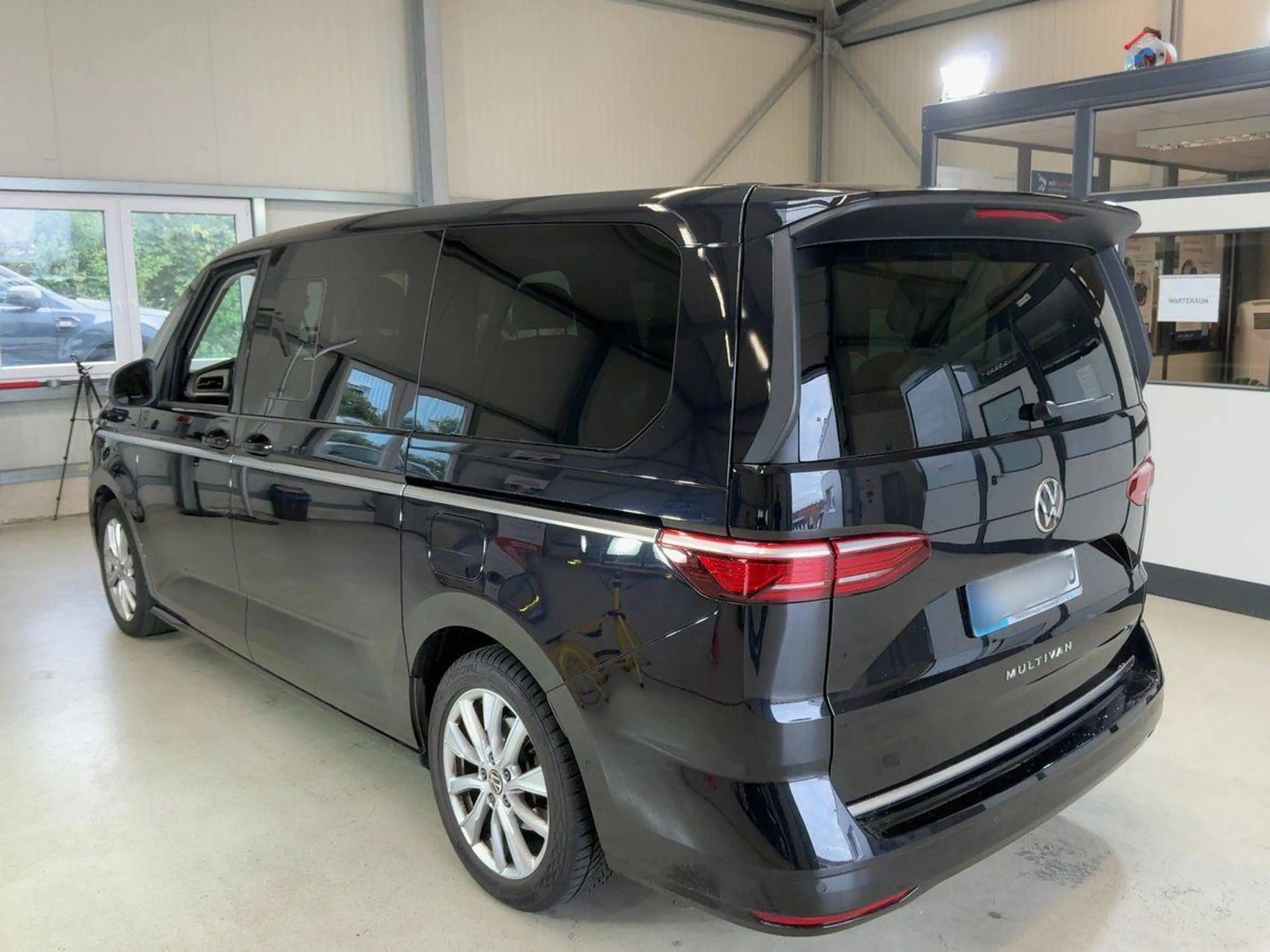 Volkswagen T7 Multivan lang Style — photo 7