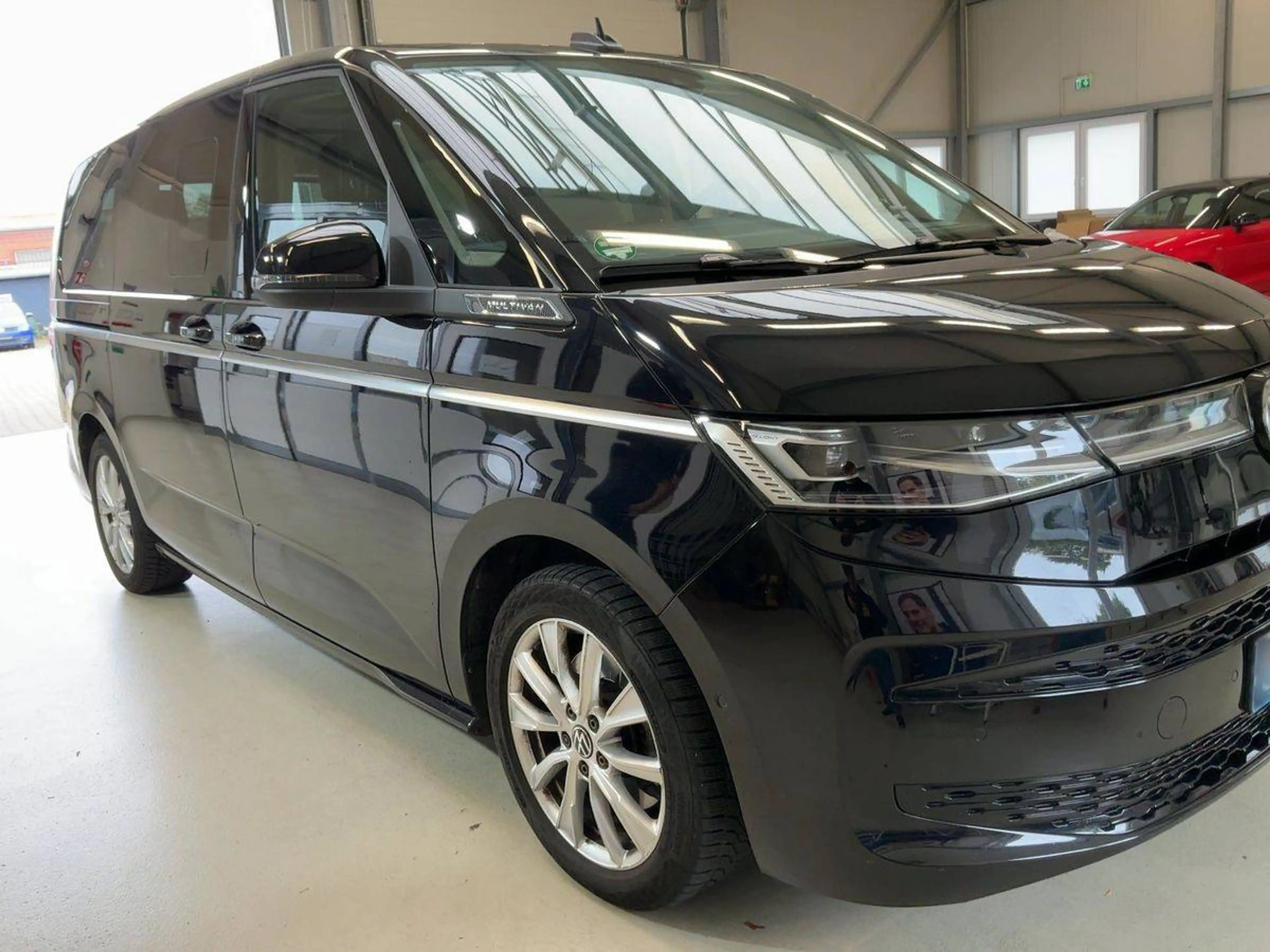 Volkswagen T7 Multivan lang Style — photo 4