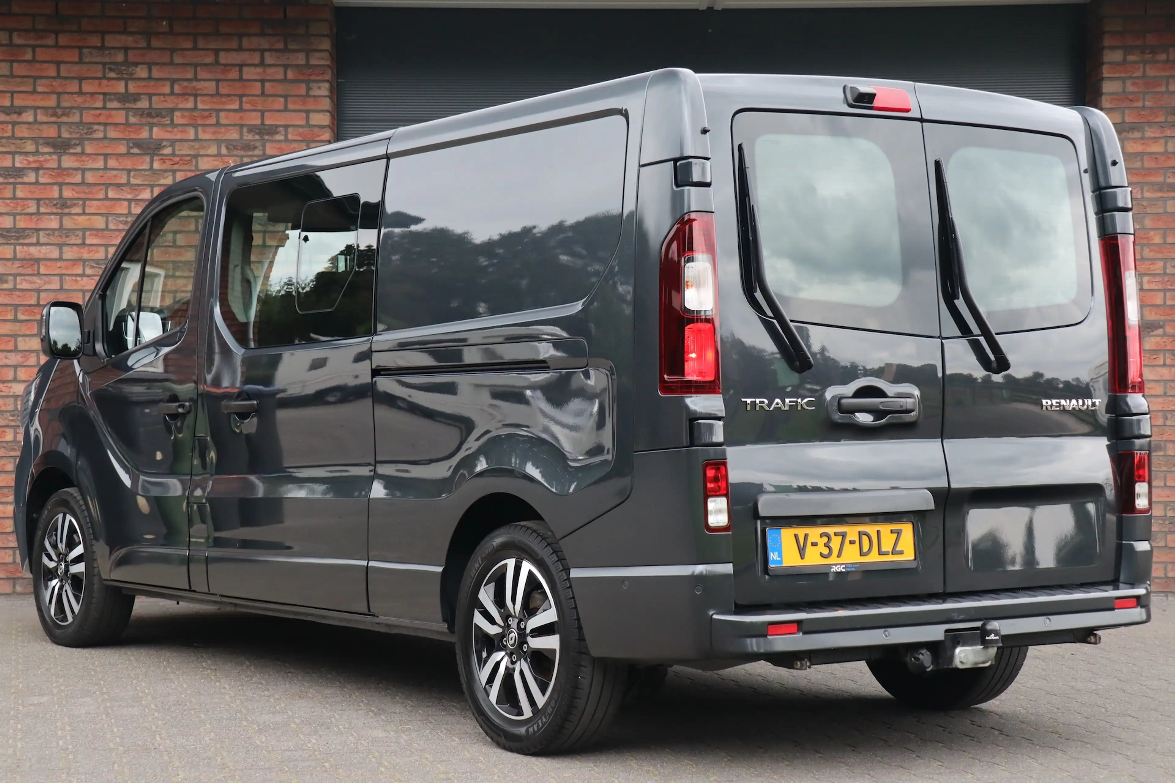 Renault Trafic 2.0 dCi 150 EDC T29 L2H1 DC 2x schuifdeur — photo 4