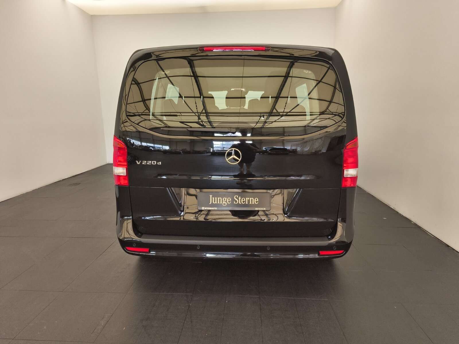 Mercedes-Benz V 220