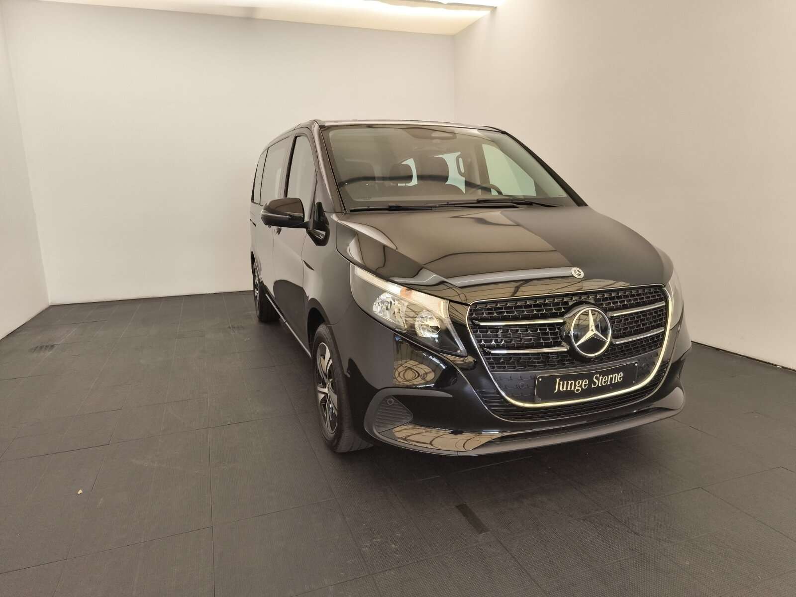 Mercedes-Benz V 220