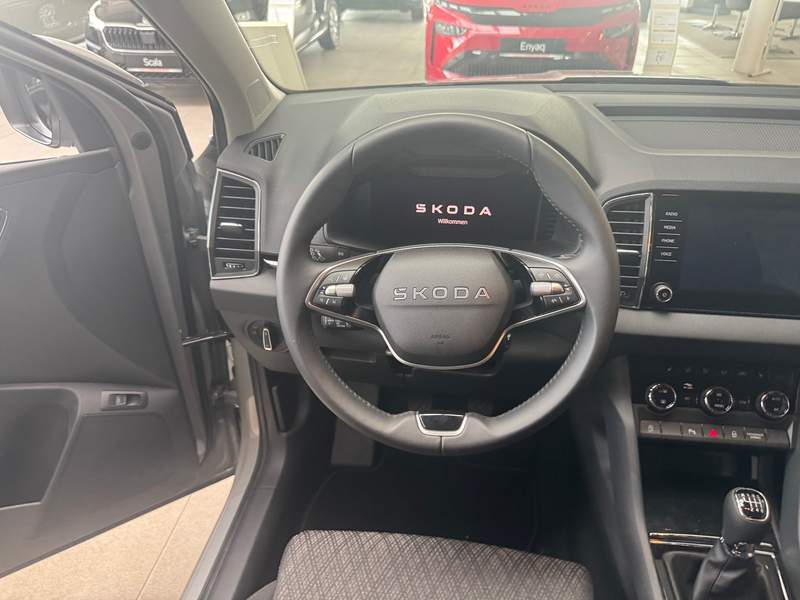 Skoda Karoq Selection TSI — photo 8