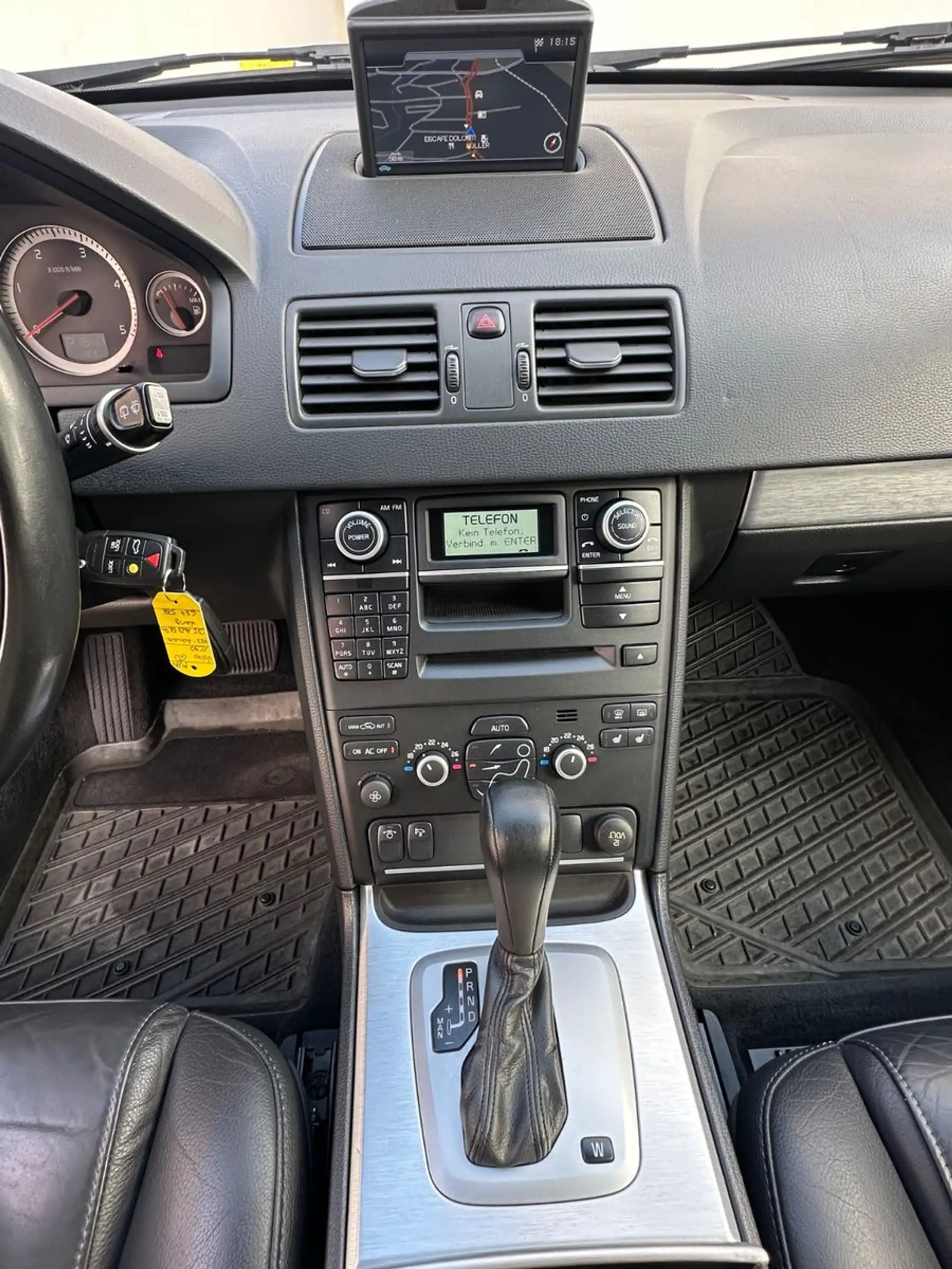 Volvo XC90 D5 AWD Momentum Geartronic 7 Sitzer/1. Hand — photo 15