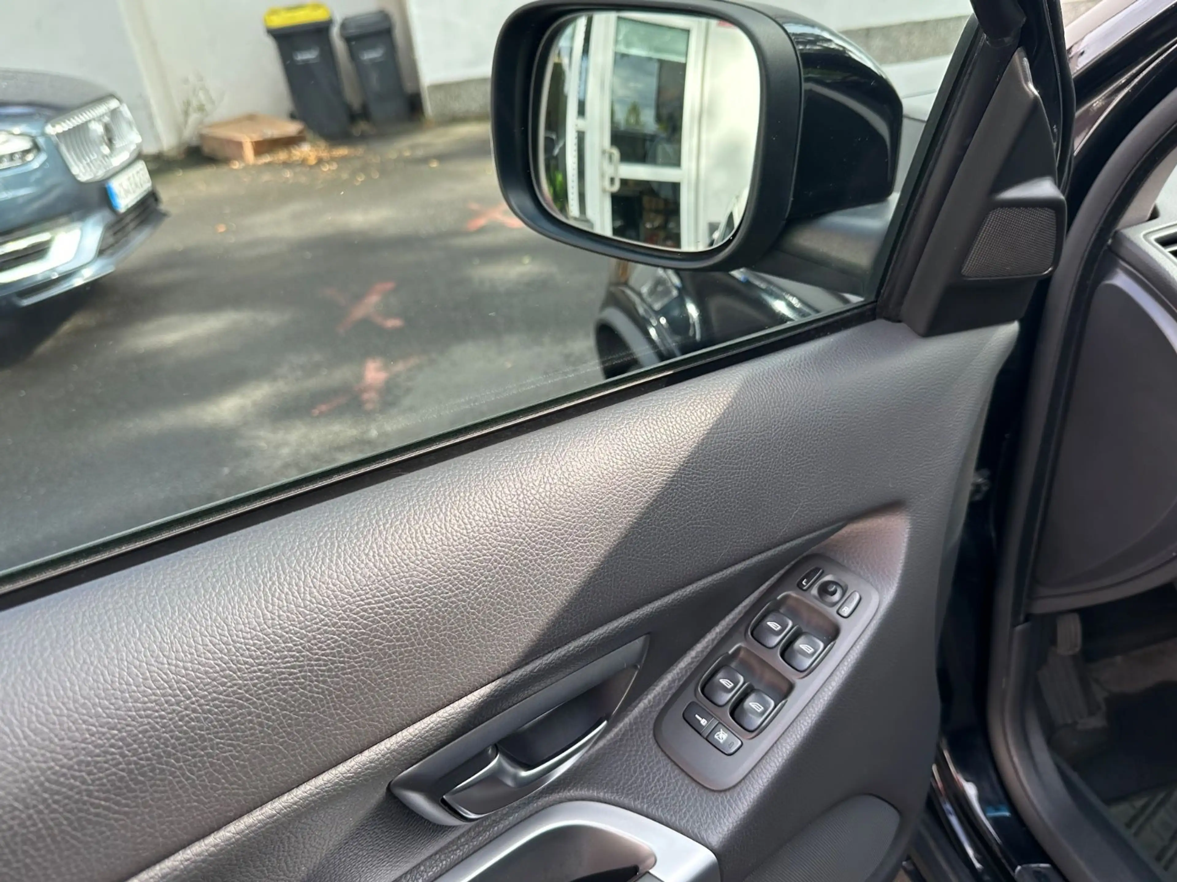 Volvo XC90 D5 AWD Momentum Geartronic 7 Sitzer/1. Hand — photo 12