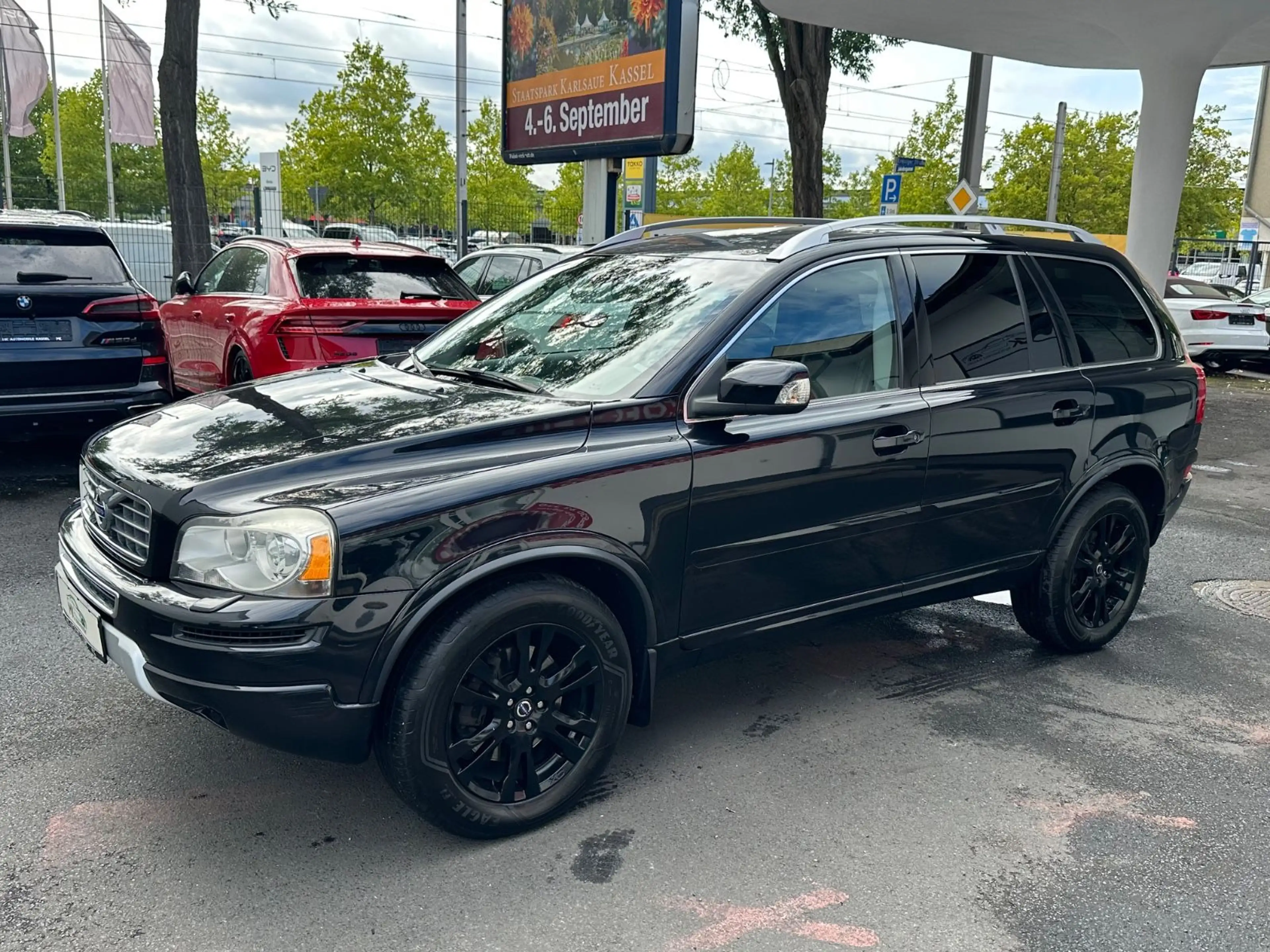 Volvo XC90 D5 AWD Momentum Geartronic 7 Sitzer/1. Hand