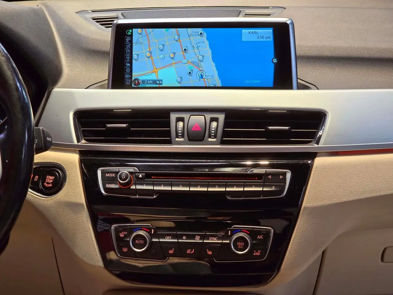 BMW X1 снимка BMW X1
