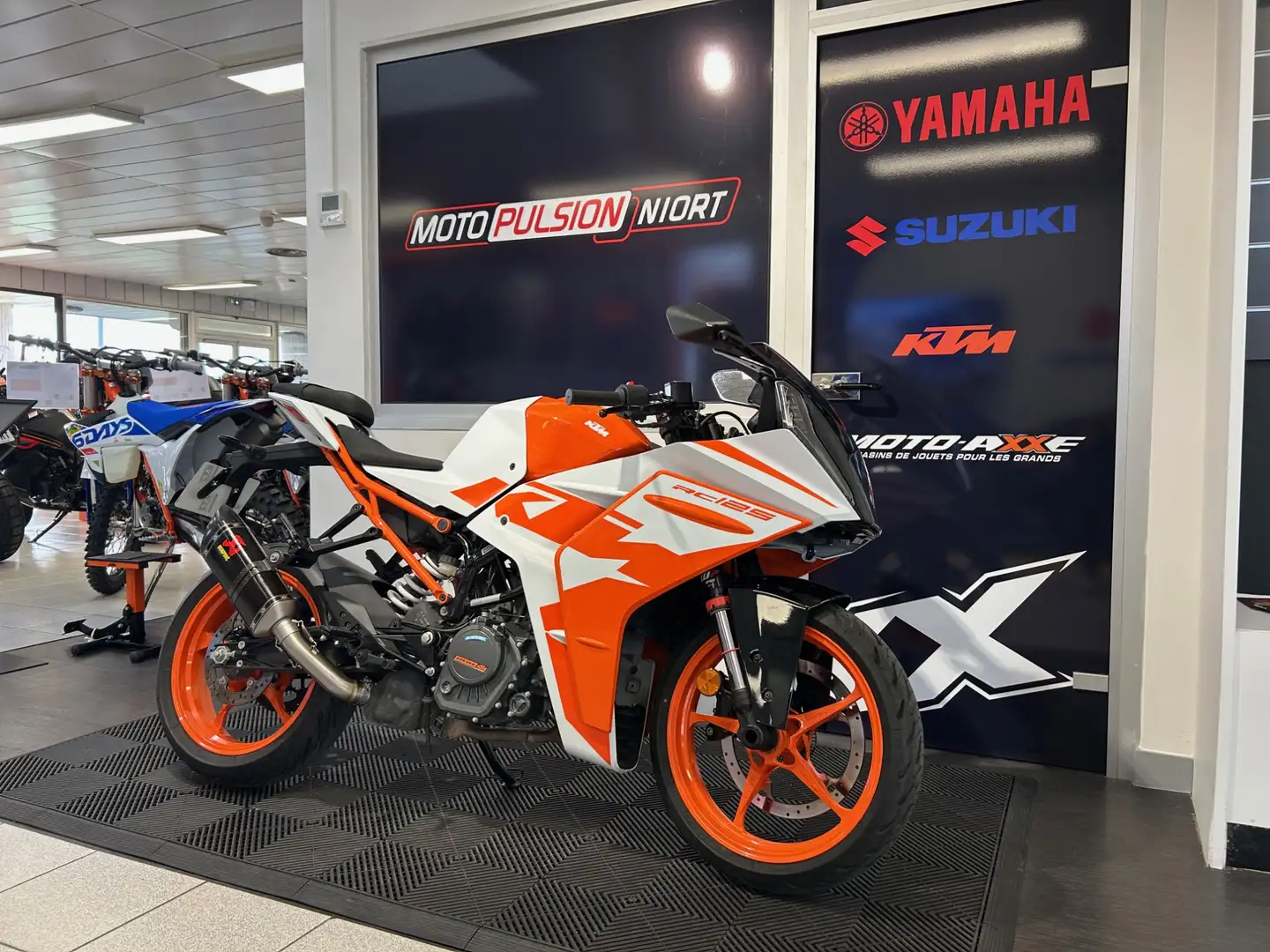 KTM RC 125 Orange - 1