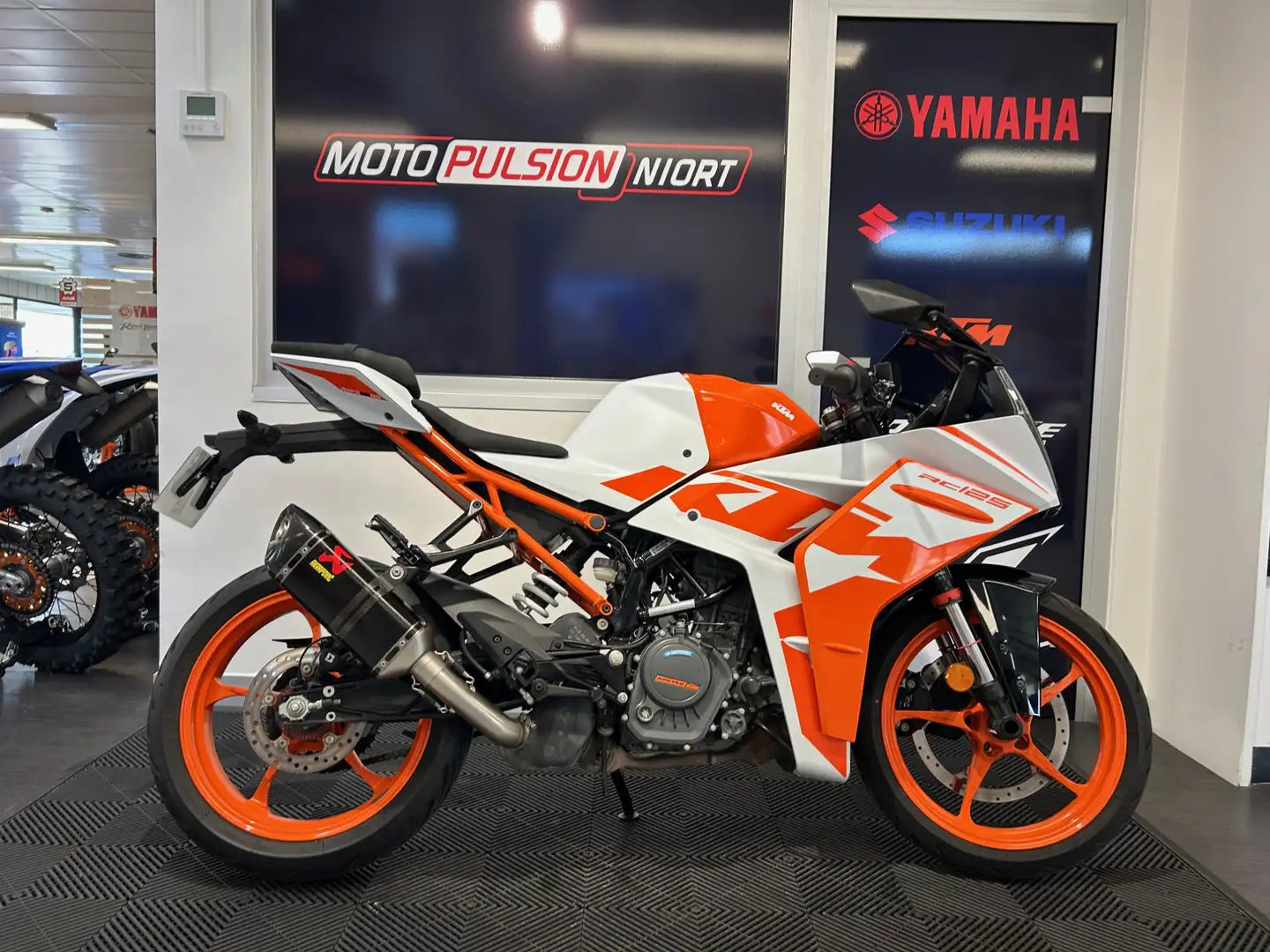 KTM RC 125 Orange - 2