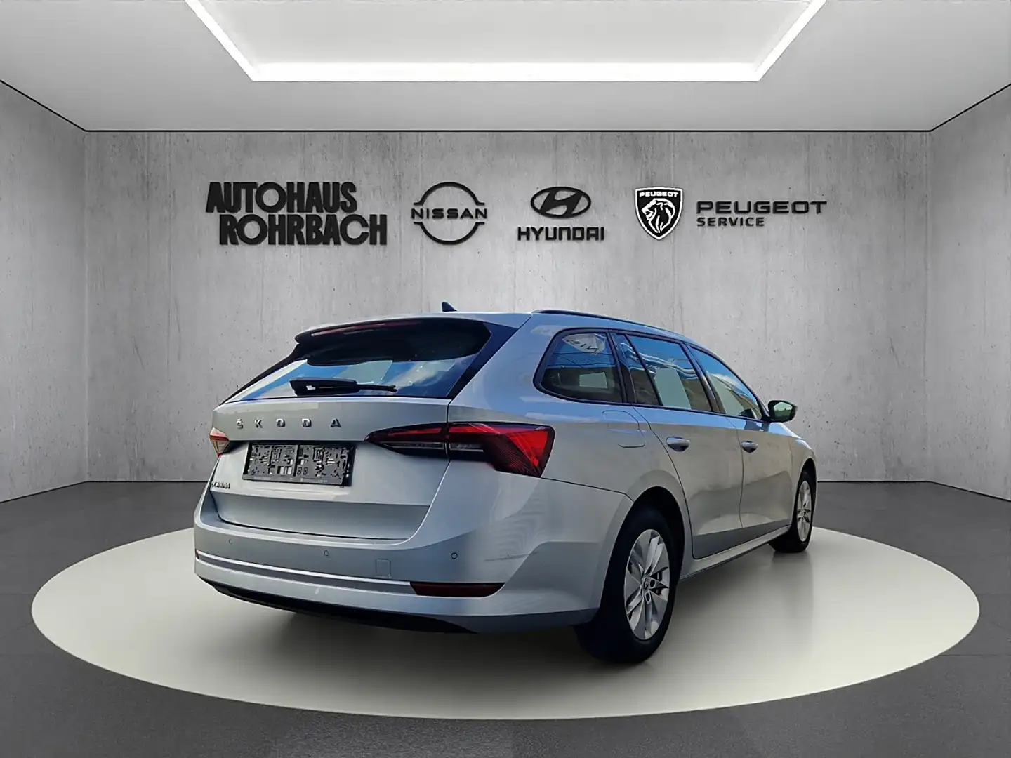 Skoda Octavia Combi 2,0 TDI Ambition DSG Grau - 2