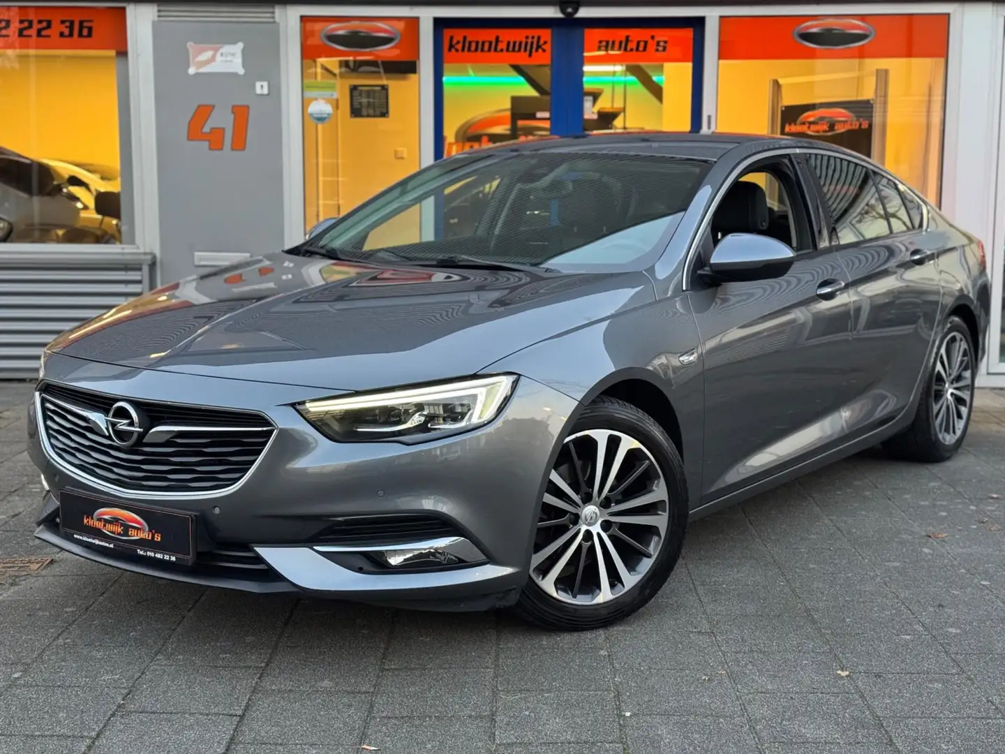Opel Insignia Grand Sport 1.5T Innovation Leder Navi LED Dealer Grijs - 1