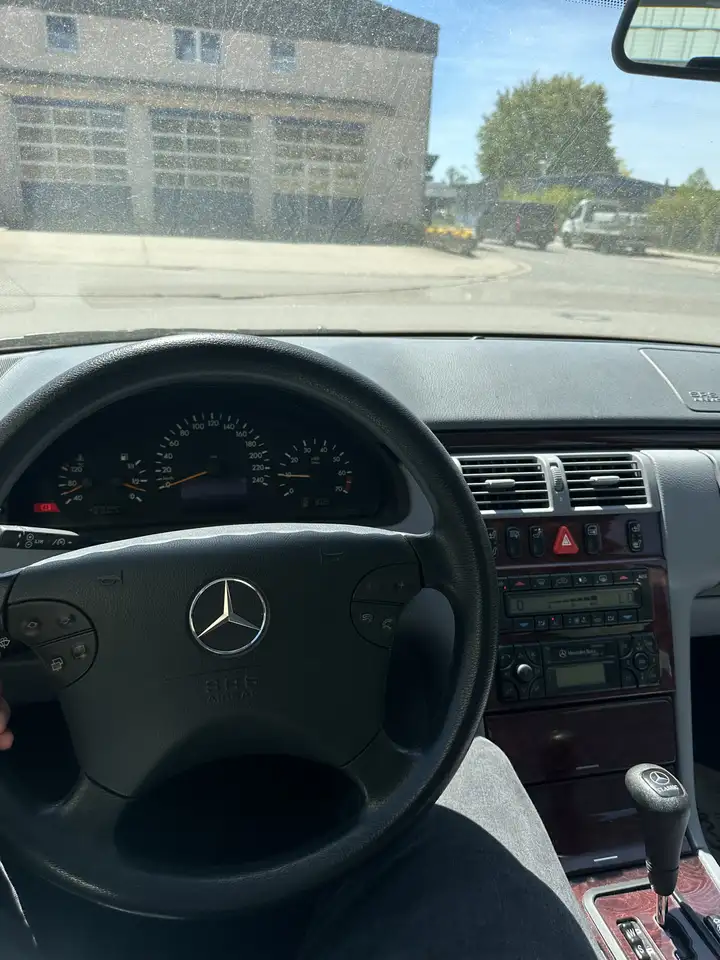 Mercedes-Benz E 200 W210 – Klassiker mit Potenzial 1.Hand, foto 7