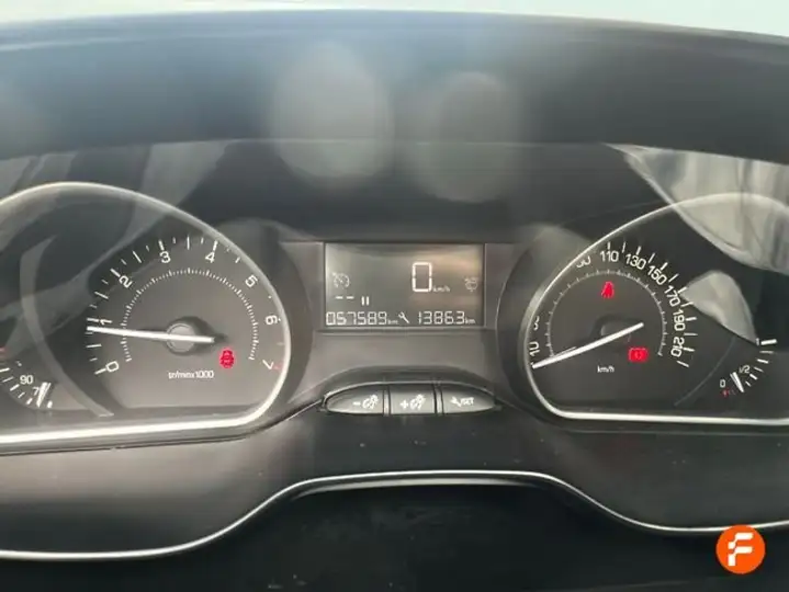 Peugeot 208 2018, foto 17