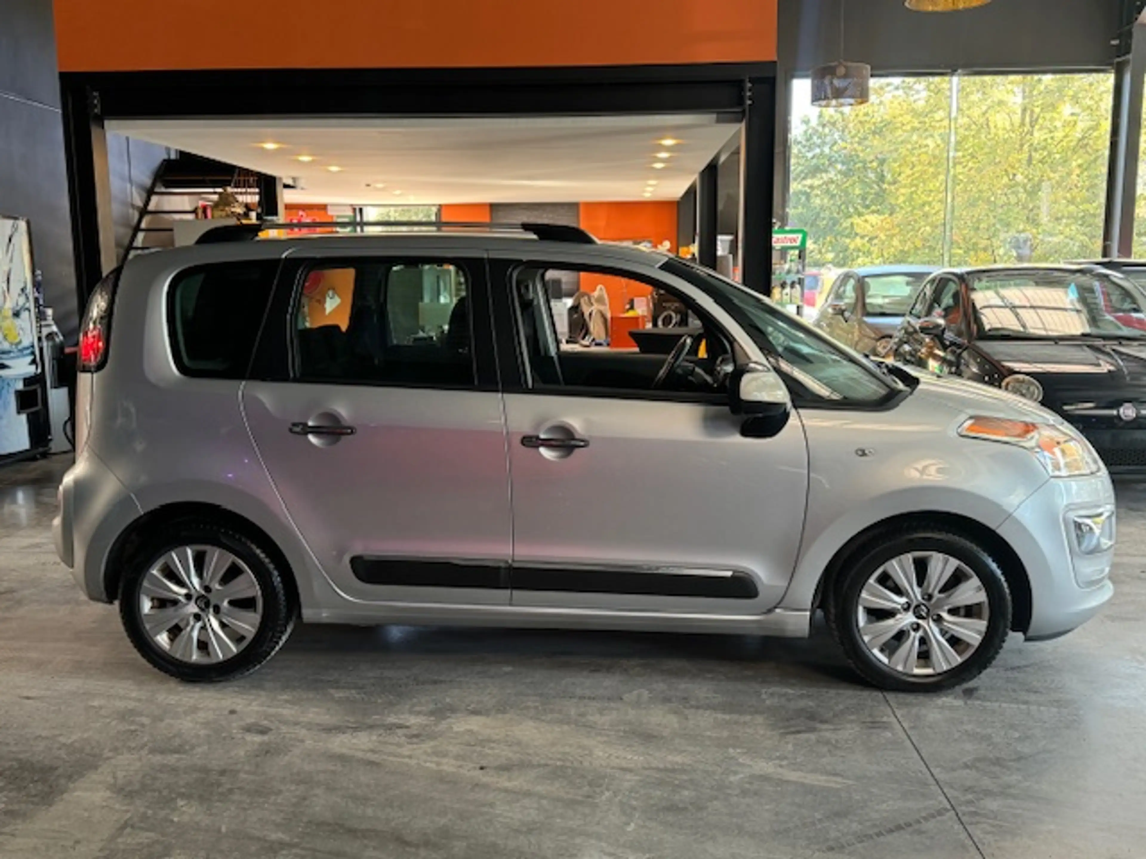 Citroen C3 Picasso 1.6 - AUTOMATIQUE - A/C - MEDIA/TEL - LIM/REG — photo 10
