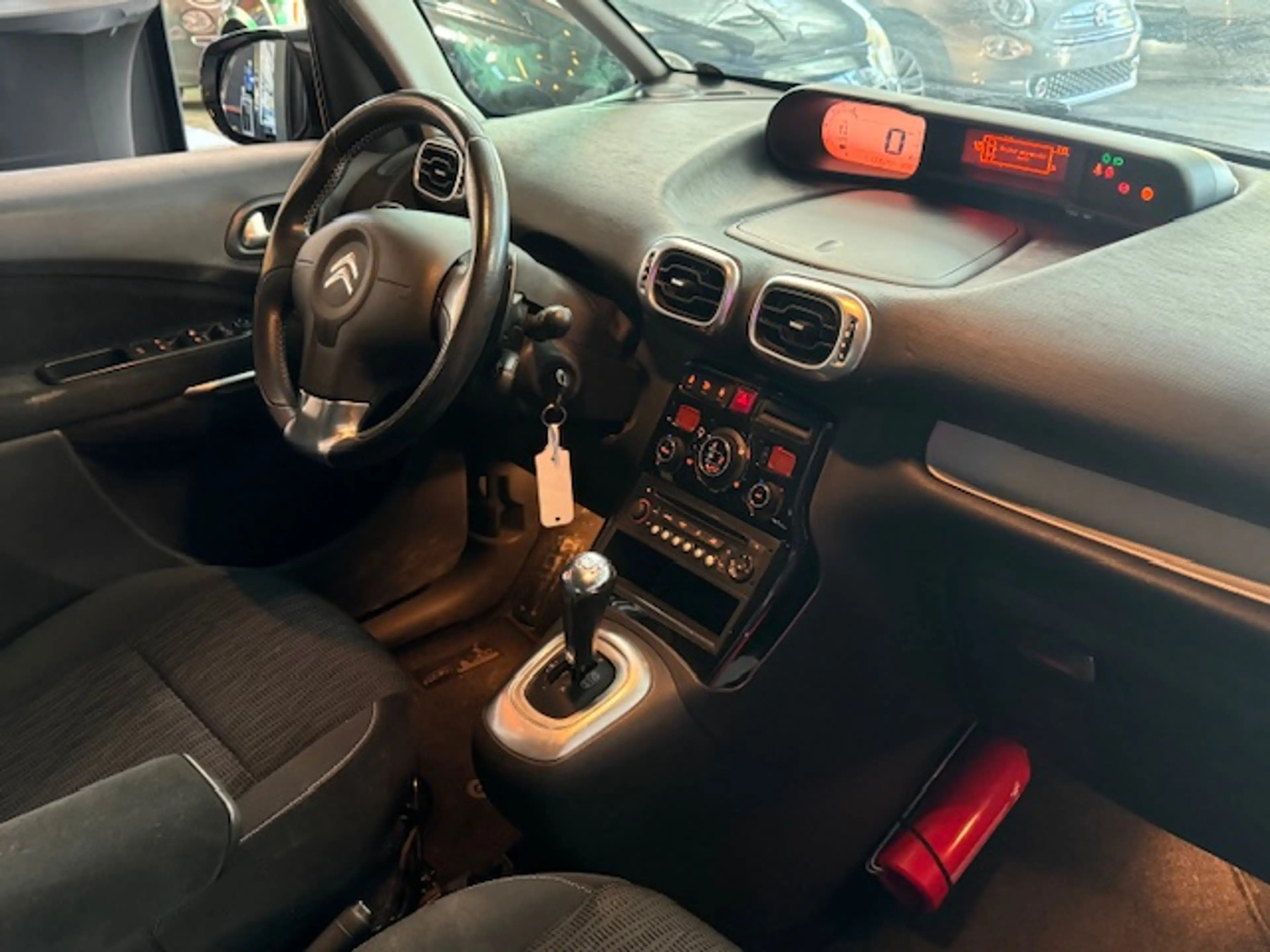 Citroen C3 Picasso 1.6 - AUTOMATIQUE - A/C - MEDIA/TEL - LIM/REG — photo 14