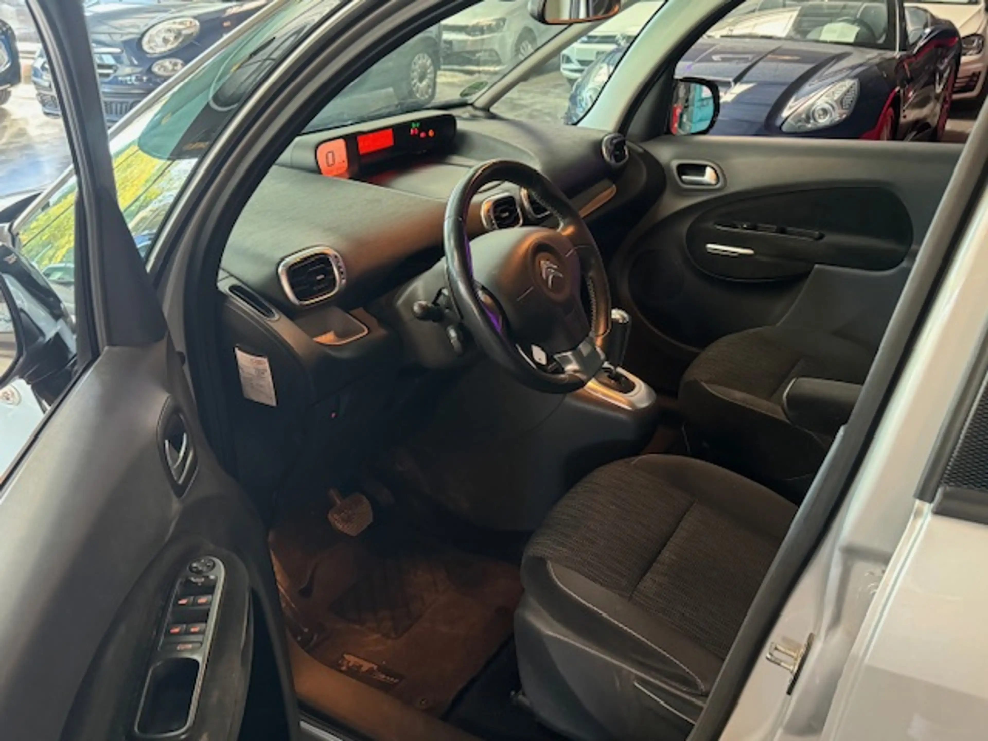 Citroen C3 Picasso 1.6 - AUTOMATIQUE - A/C - MEDIA/TEL - LIM/REG — photo 13