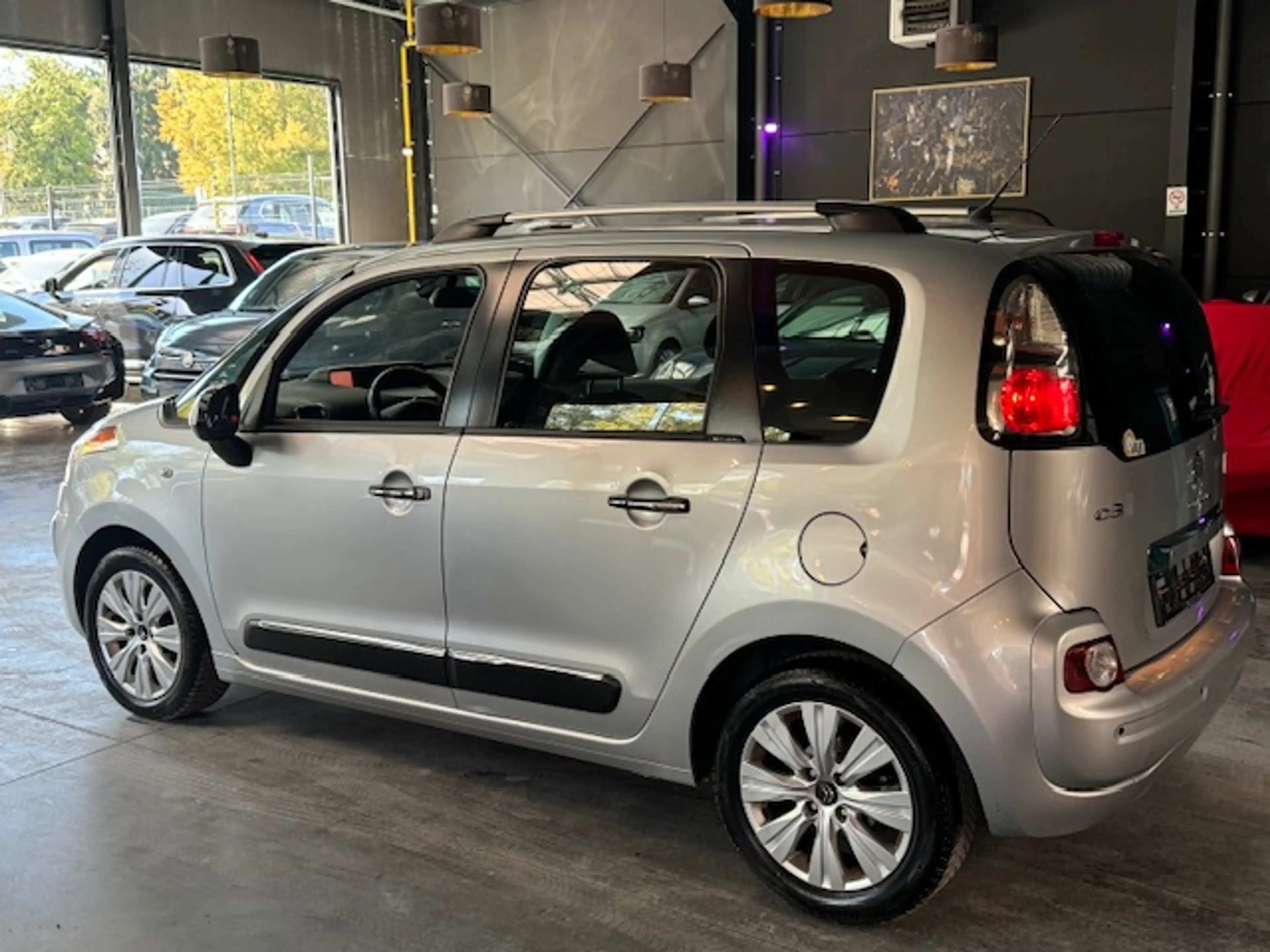 Citroen C3 Picasso 1.6 - AUTOMATIQUE - A/C - MEDIA/TEL - LIM/REG — photo 5