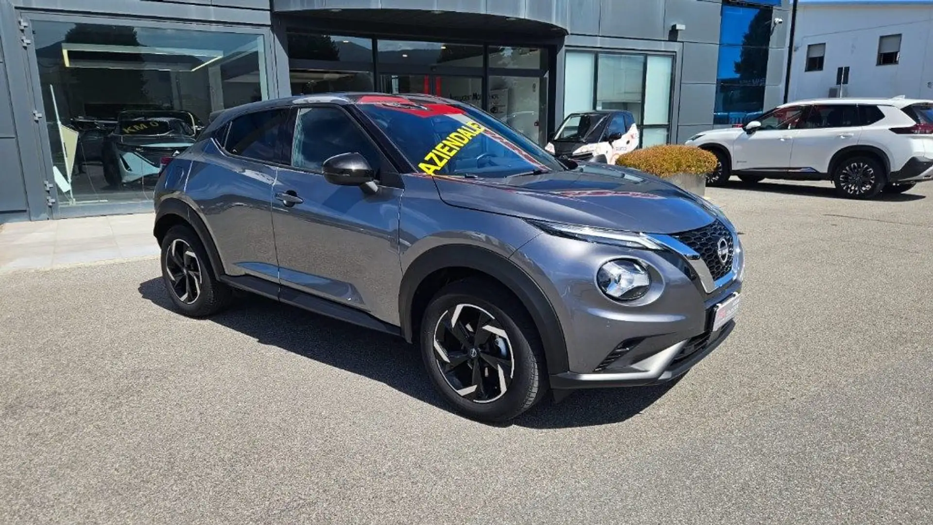 Nissan Juke 1.0 DIG-T 114 CV N-Connecta Grijs - 2