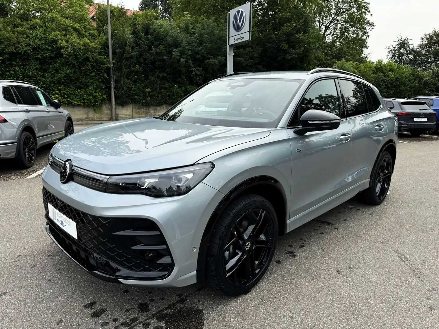 Volkswagen Tiguan R-Line 2.0 TDI 4Motion DSG IQ-LED AHK Navi Pro Max Silber - 1