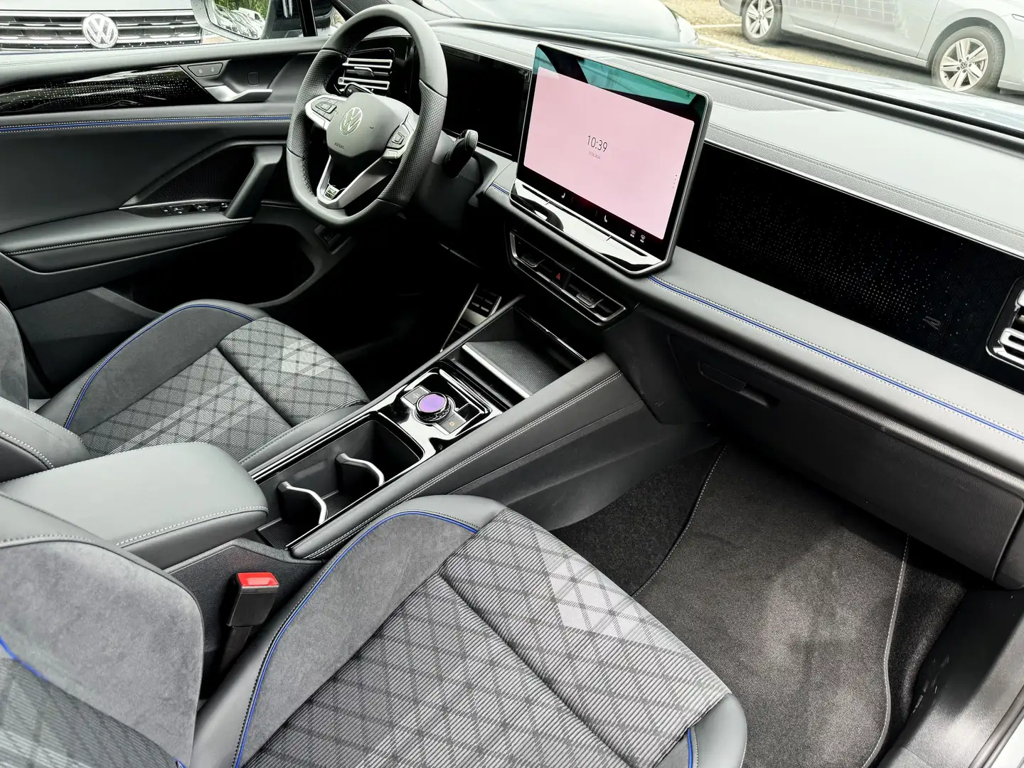 Volkswagen Tiguan R-Line 2.0 TDI 4Motion DSG IQ-LED AHK Navi Pro Max Silber - 2