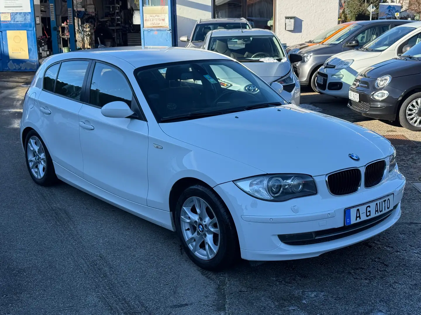 BMW 118 Sport-Paket Navi Klima 8-fach Weiß - 1