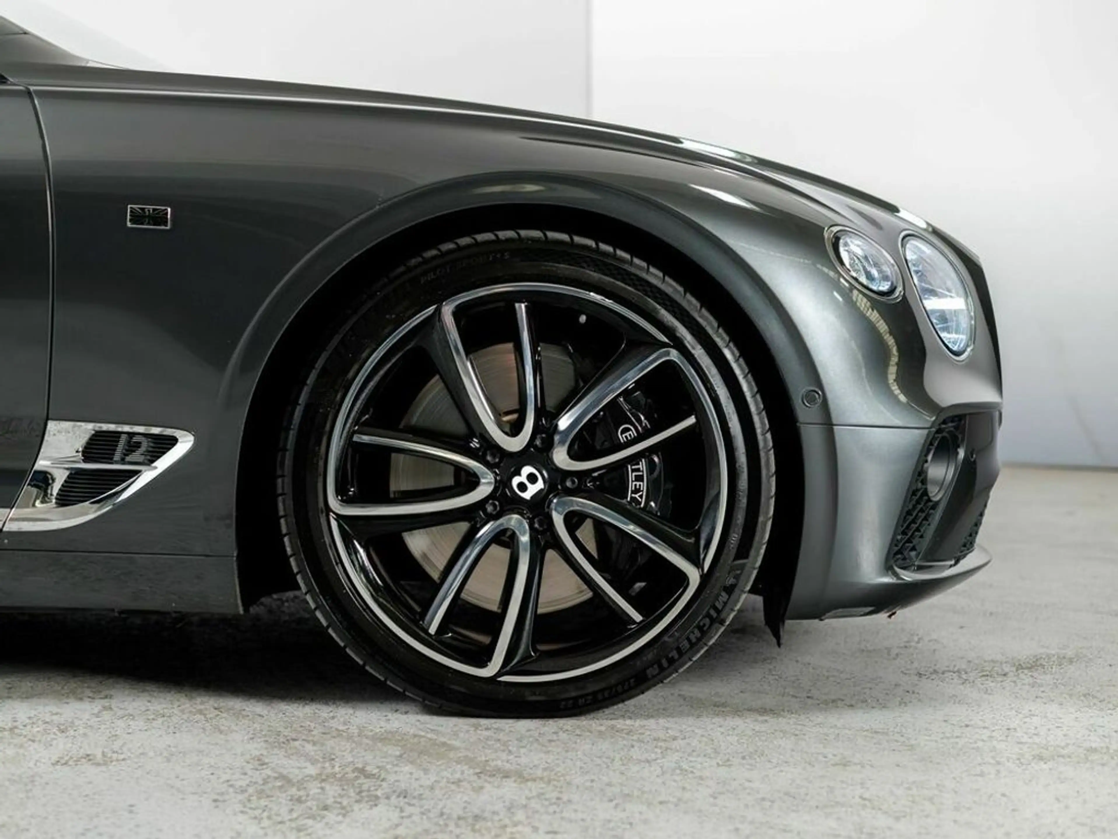 Bentley Continental GT First Edition W12 — photo 8